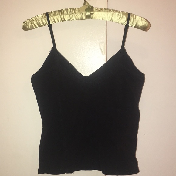 CITY UNLTD. Black v-neck tank w/built-in bra (S) - Picture 2 of 4